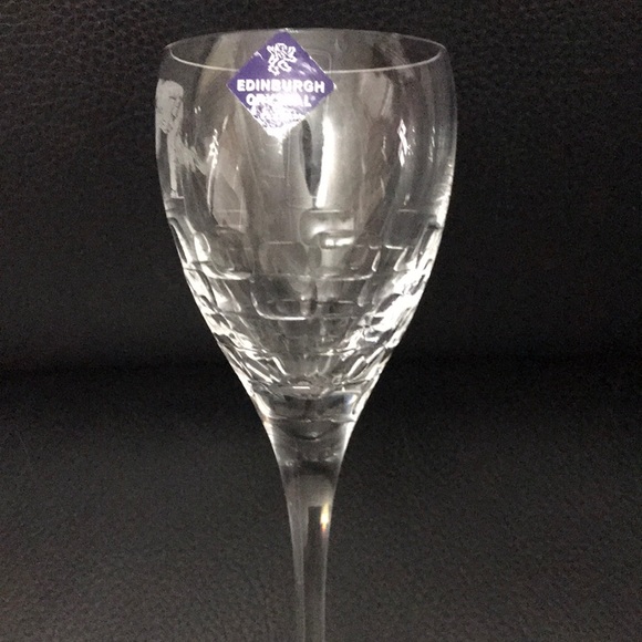 Edinburgh Crystal Royal Doulton “Skibo”Wine/ Champagne Glasses Set of 2. New - Picture 3 of 7